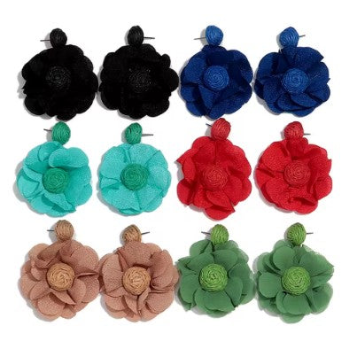 des-bijoux-modernes-chics-elegantes-et-tandence-pour-parfaire-vos-looks-pour-toutes-occasions-ou-ceremonies-ideales-pour-vos-cadeaux